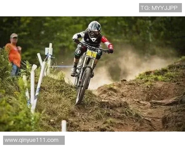 游泳比赛精彩瞬间集锦：选手突破极限挑战速度与激情