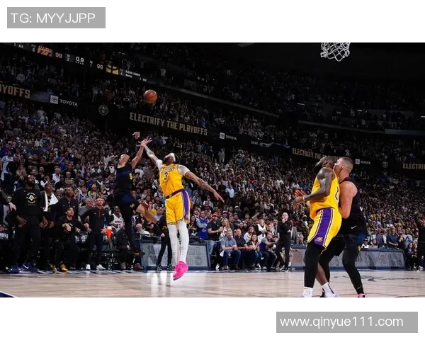 湖人掘金G4激战戴维斯关键表现助球队争夺总决赛席位